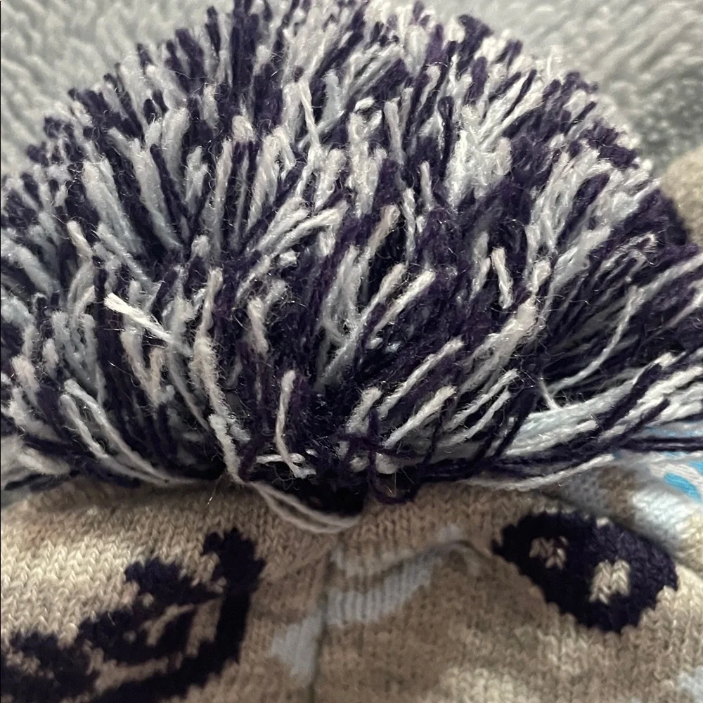 NWT Bluey Kids Knit Beanie and Gloves Set
